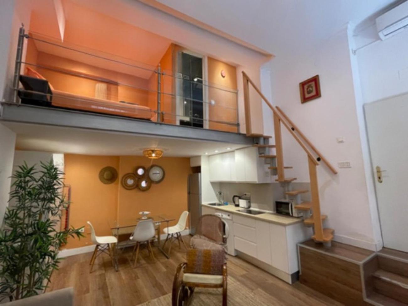 Modern Loft In The Heart Of - Tcm